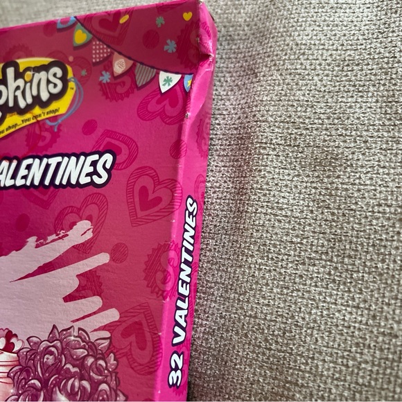 32 Shopkins kids child classroom Exchange Valentines Day Cards New Sealed Box - Picture 4 of 4